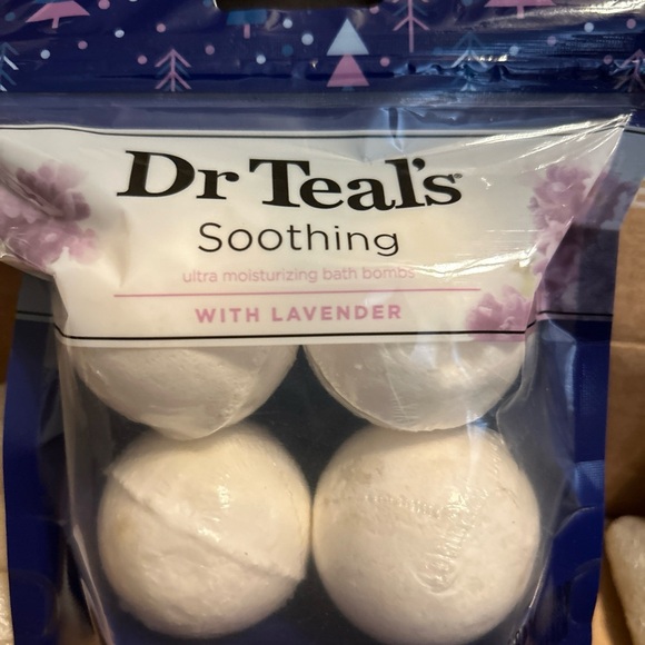Dr Teal's Soothing Ultra Moisturizing Bath Bombs with Lavender 4ct relax - Picture 2 of 8